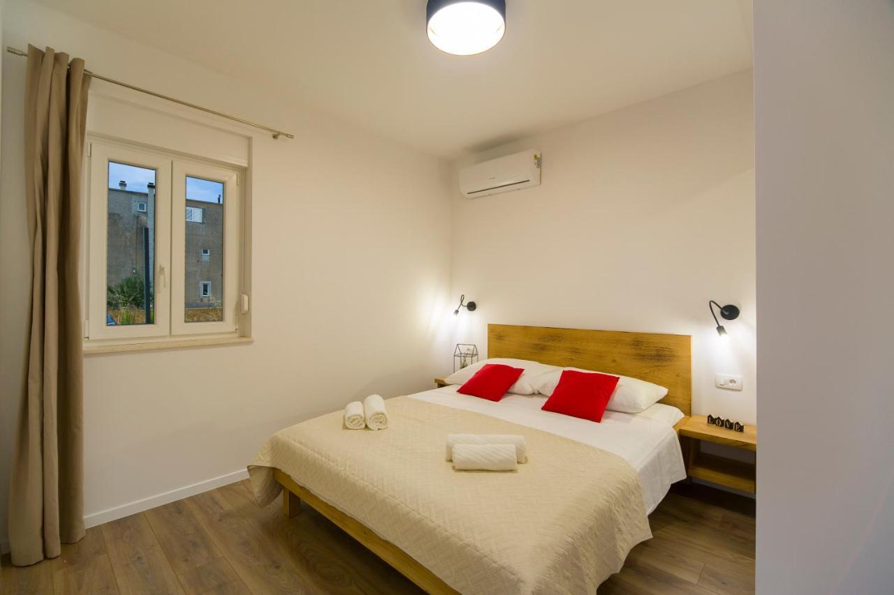 Apartments Bulli Trogir Luaran gambar